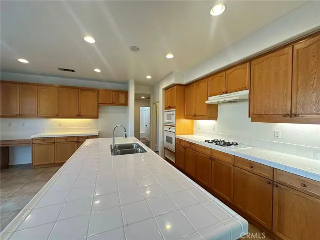 6429 Amber Sky Way, Eastvale, California 92880