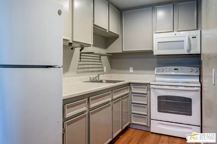 550 N Villa Court 214, Palm Springs, California 92262