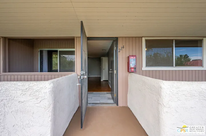 550 N Villa Court 214, Palm Springs, California 92262