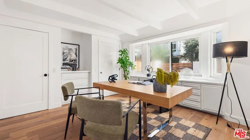 11559 Dona Teresa Drive, Studio City, California 91604