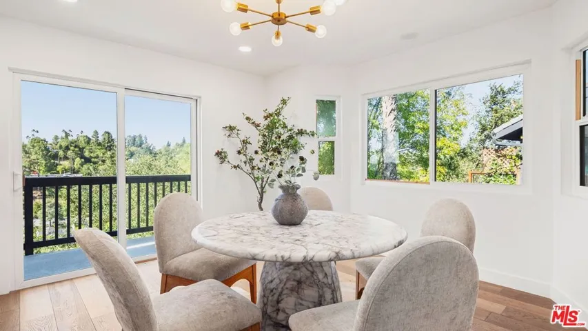 11559 Dona Teresa Drive, Studio City, California 91604