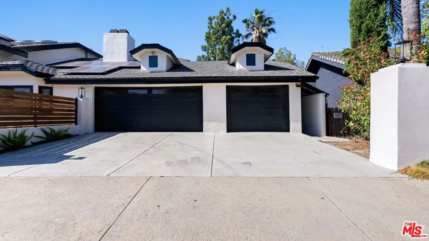 11559 Dona Teresa Drive, Studio City, California 91604