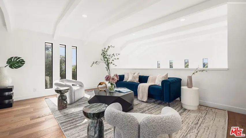 11559 Dona Teresa Drive, Studio City, California 91604