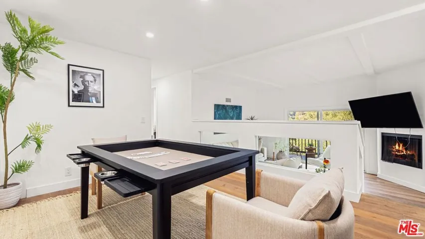 11559 Dona Teresa Drive, Studio City, California 91604