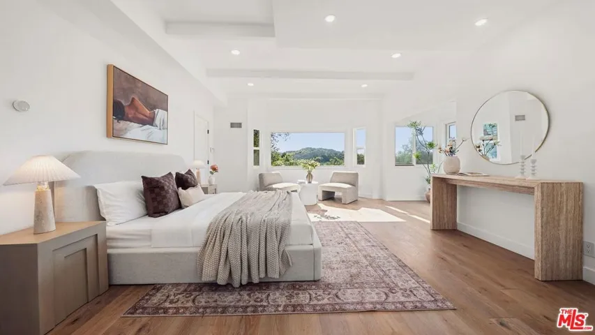 11559 Dona Teresa Drive, Studio City, California 91604