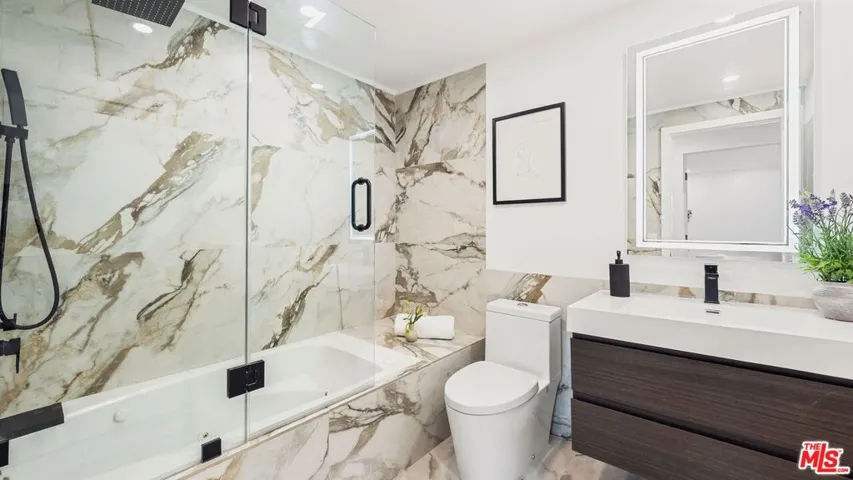 11559 Dona Teresa Drive, Studio City, California 91604
