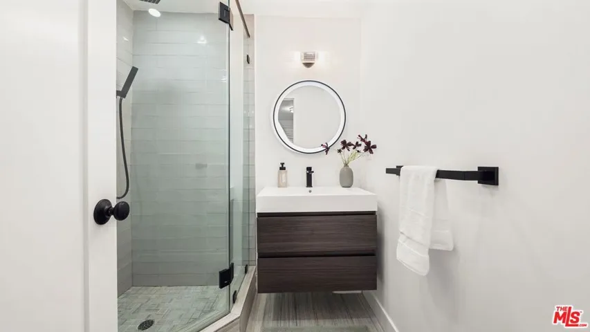 11559 Dona Teresa Drive, Studio City, California 91604