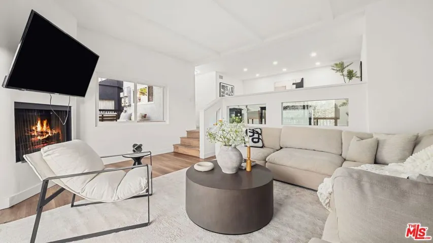 11559 Dona Teresa Drive, Studio City, California 91604