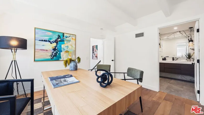 11559 Dona Teresa Drive, Studio City, California 91604