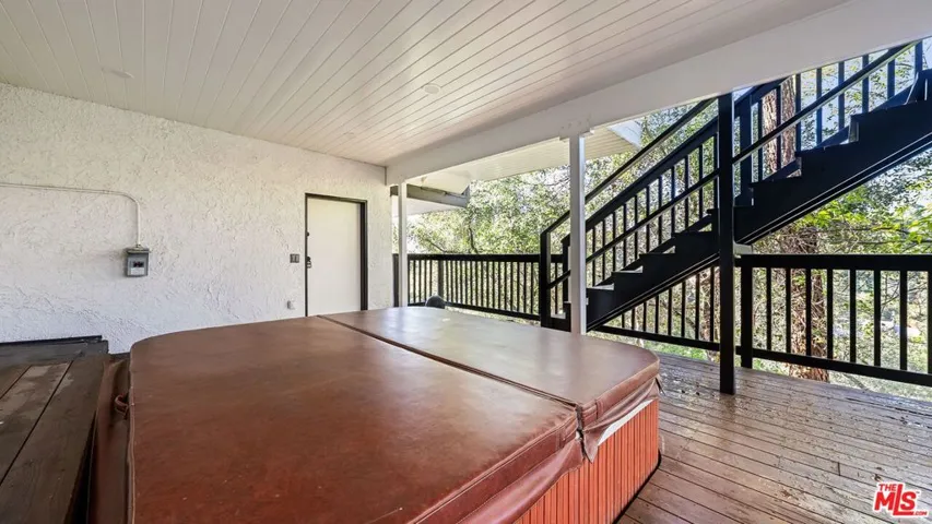 11559 Dona Teresa Drive, Studio City, California 91604