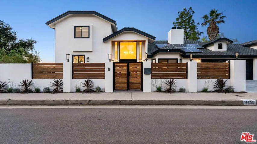 11559 Dona Teresa Drive, Studio City, California 91604