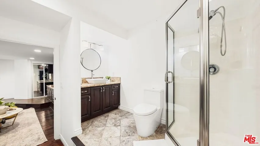 11559 Dona Teresa Drive, Studio City, California 91604