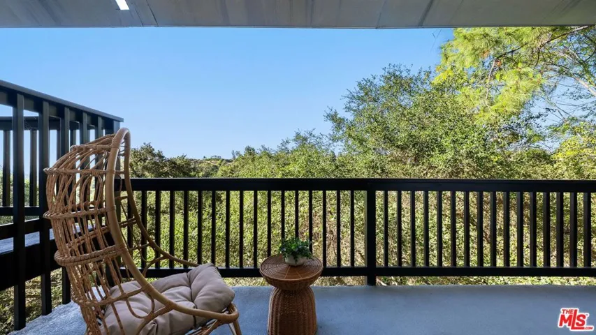 11559 Dona Teresa Drive, Studio City, California 91604