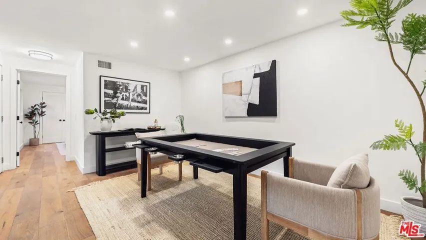 11559 Dona Teresa Drive, Studio City, California 91604