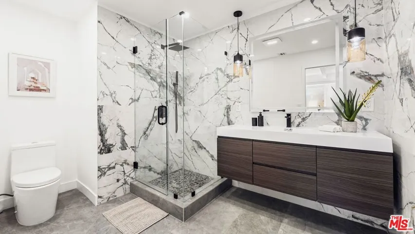 11559 Dona Teresa Drive, Studio City, California 91604