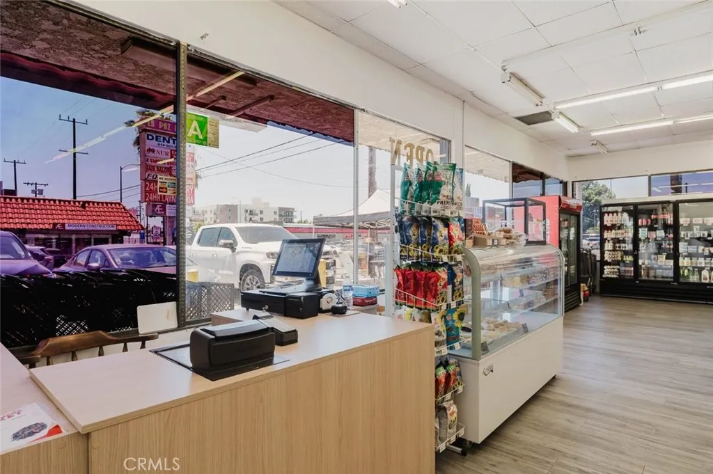 6744 Lankershim Boulevard, North Hollywood, California 91606 — photo 5