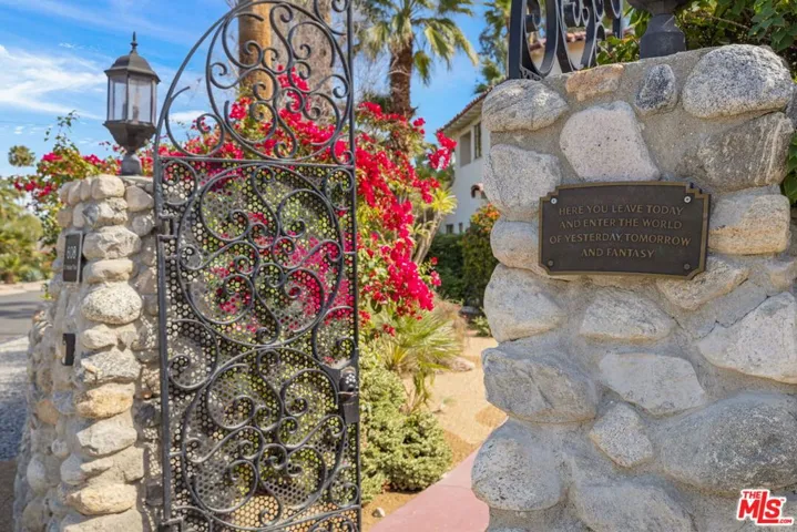 608 S Indian Trail, Palm Springs, California 92264