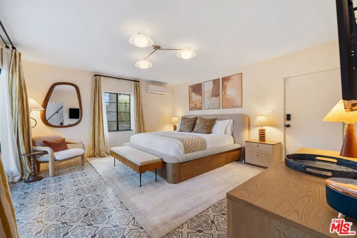 608 S Indian Trail, Palm Springs, California 92264