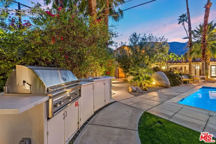 608 S Indian Trail, Palm Springs, California 92264
