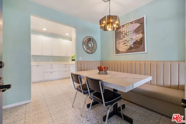 608 S Indian Trail, Palm Springs, California 92264