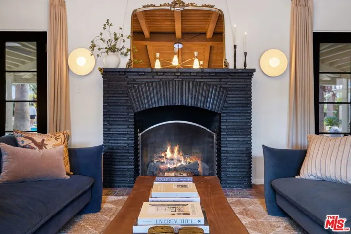 608 S Indian Trail, Palm Springs, California 92264
