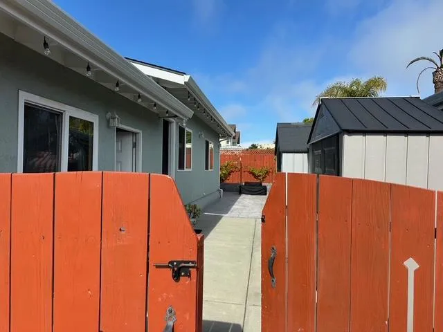 2114 Derby Avenue B, Capitola, California 95010