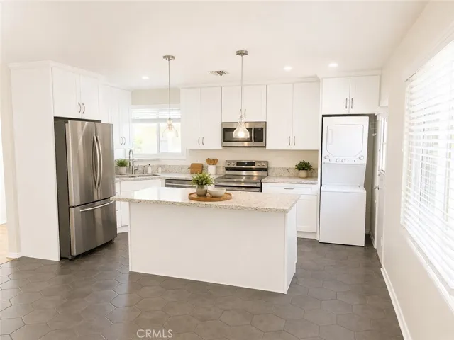 6614 Nevada Avenue, Woodland Hills, California 91303