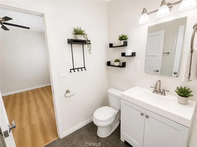 Bathroom 1 (Connects to Bedroom 1 and Front Hall)