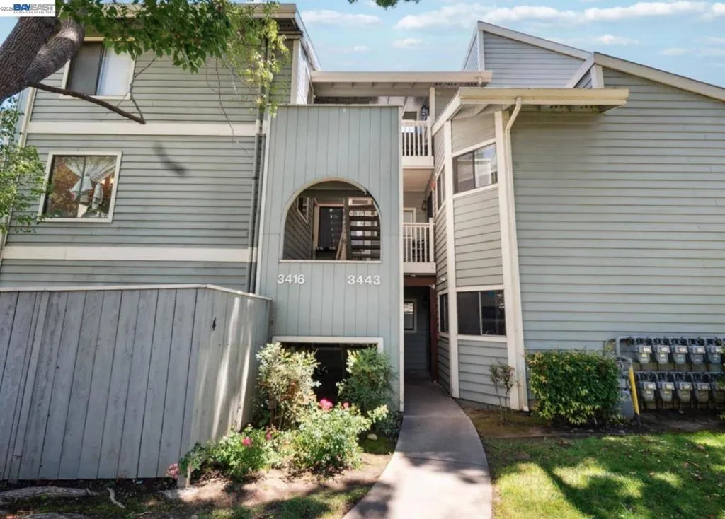 3443 Pepperwood Ter