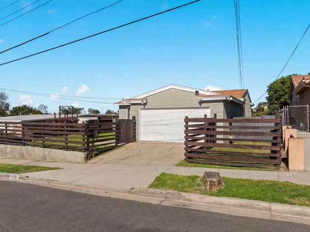 6252 Alderley, San Diego, California 92114