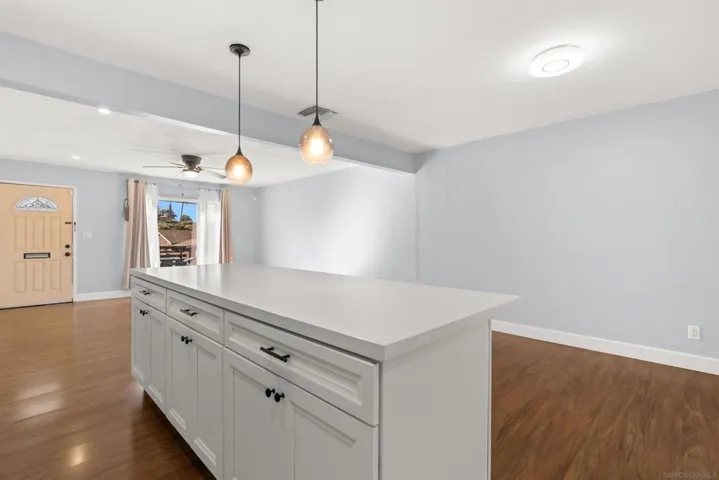 6252 Alderley, San Diego, California 92114