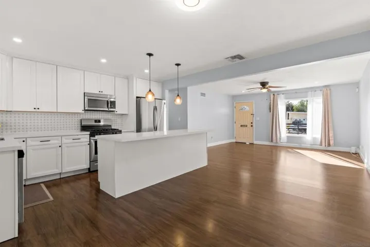 6252 Alderley, San Diego, California 92114