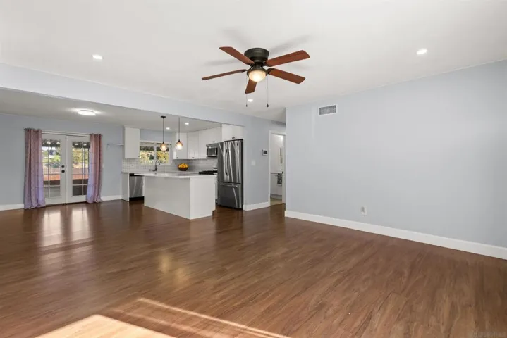 6252 Alderley, San Diego, California 92114