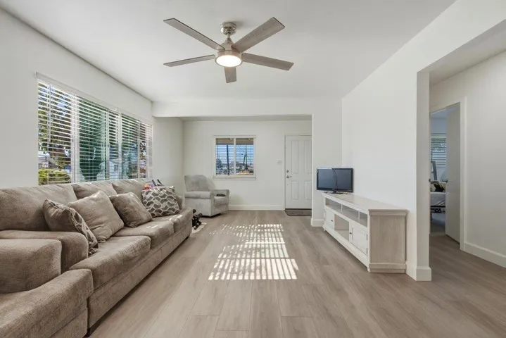 311 Santa Ana Road, Hollister, California 95023