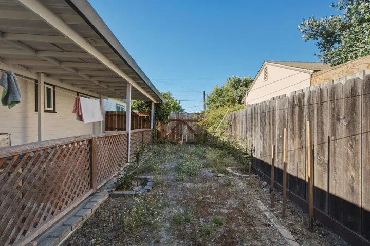 311 Santa Ana Road, Hollister, California 95023