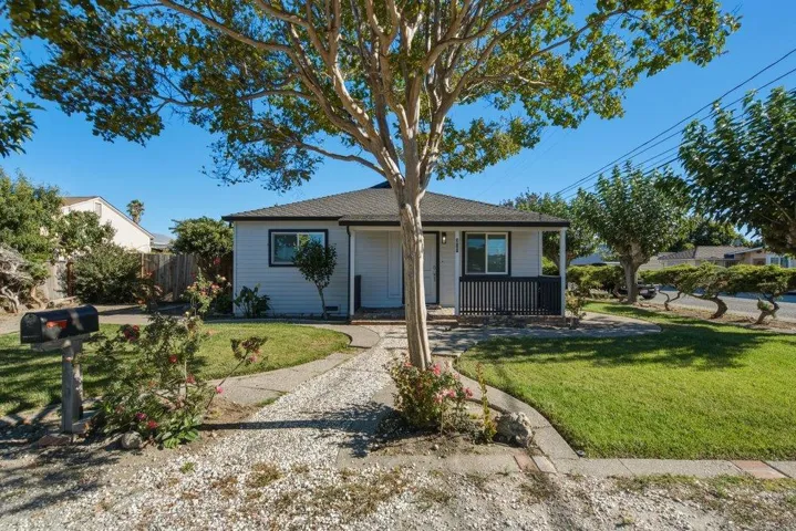 311 Santa Ana Road, Hollister, California 95023
