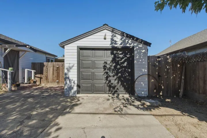 311 Santa Ana Road, Hollister, California 95023