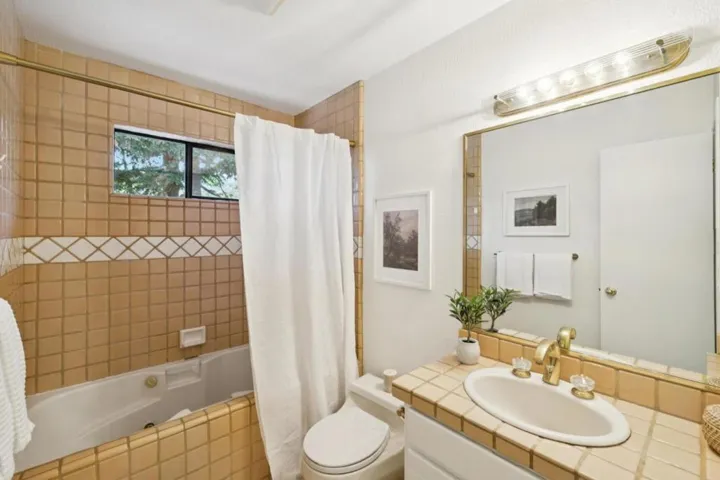 200 Jackson Street, Los Gatos, California 95030