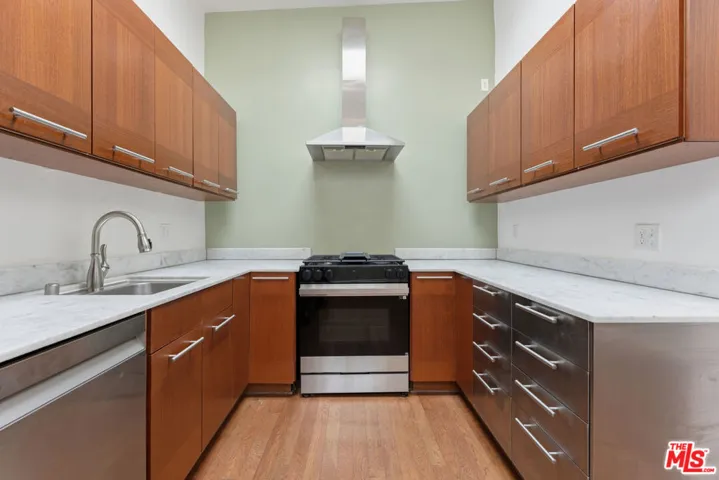 422 James Street, Los Angeles, California 90065