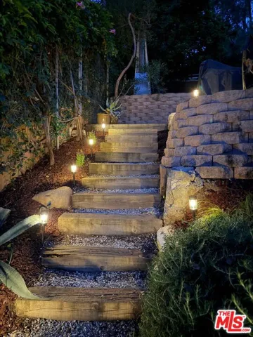 422 James Street, Los Angeles, California 90065