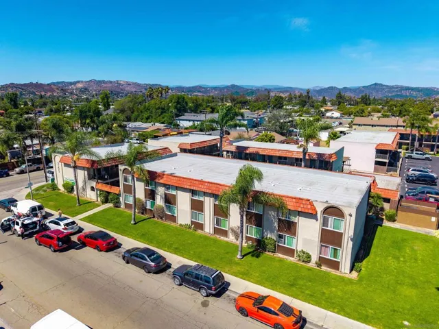 345 E Park Avenue, Escondido, California 92025