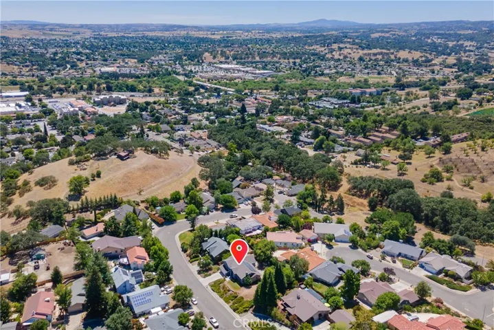 Located between 4th and 6th streets on the Westside, you can see the Niblick bridge not too far off