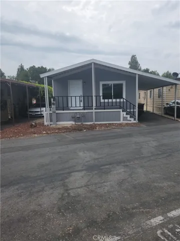 Front view of home.