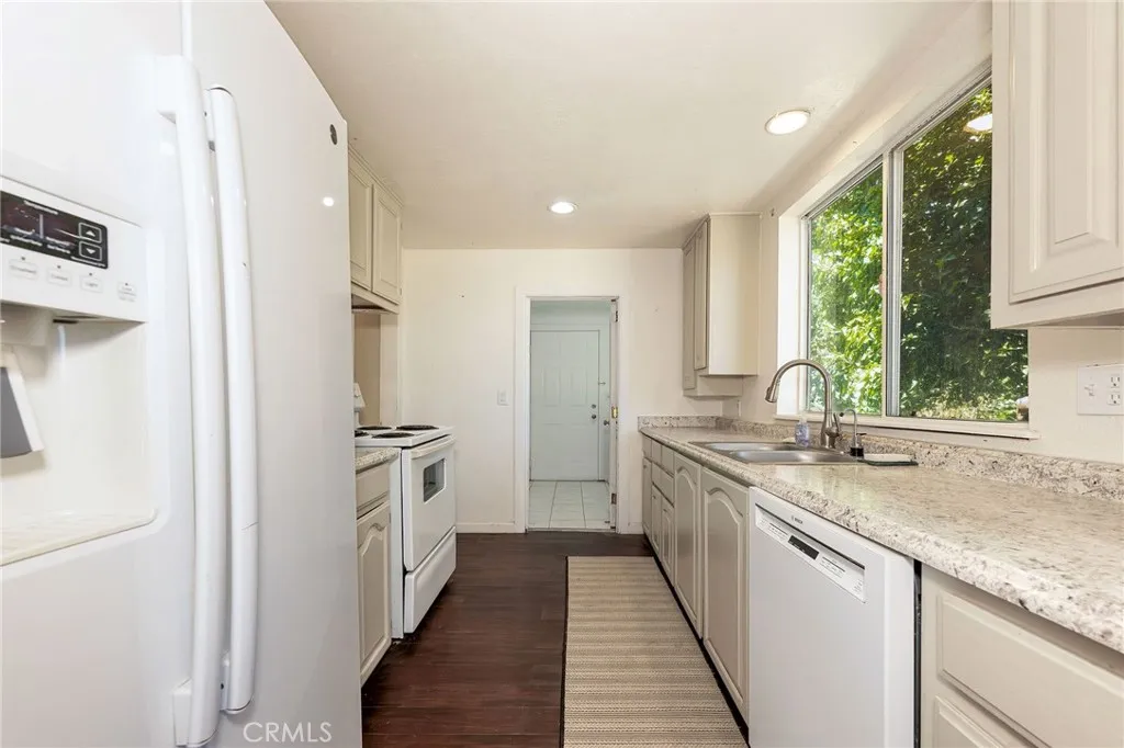 Kitchen DW not hooked up