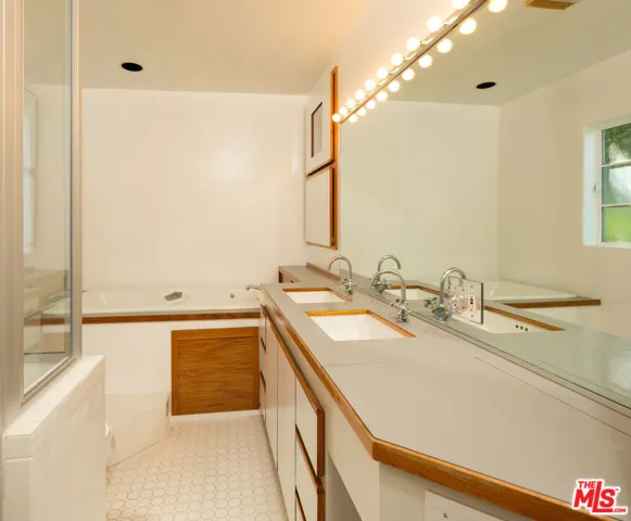 12217 Dorothy Street, Los Angeles, California 90049