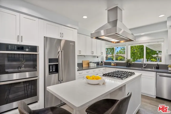 18319 San Jose Street, Los Angeles, California 91326