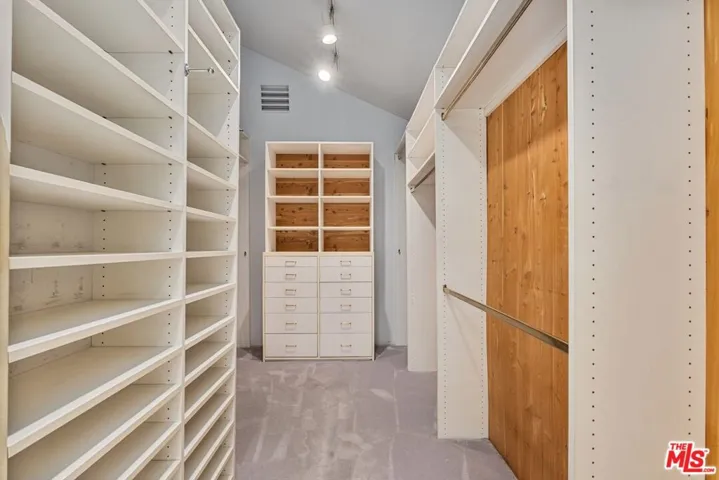18319 San Jose Street, Los Angeles, California 91326