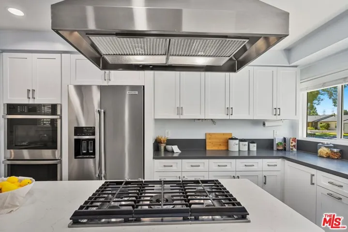 18319 San Jose Street, Los Angeles, California 91326