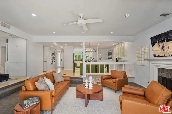 18319 San Jose Street, Los Angeles, California 91326