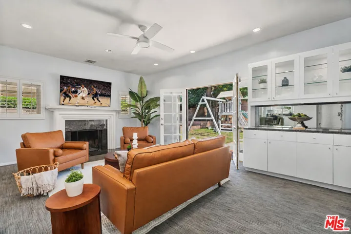 18319 San Jose Street, Los Angeles, California 91326